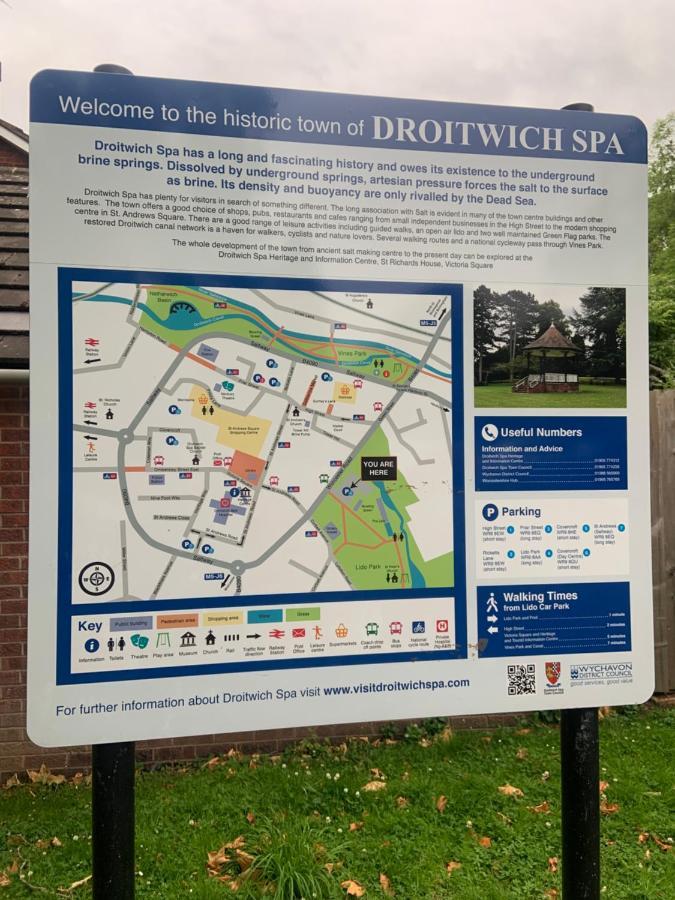 Enjoy Your Stay At Chorley Road Дройтуич Екстериор снимка