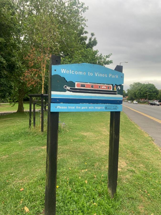Enjoy Your Stay At Chorley Road Дройтуич Екстериор снимка