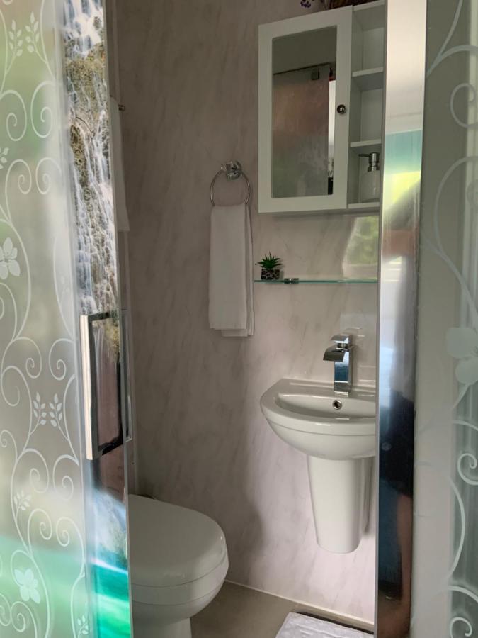 Enjoy Your Stay At Chorley Road Дройтуич Екстериор снимка