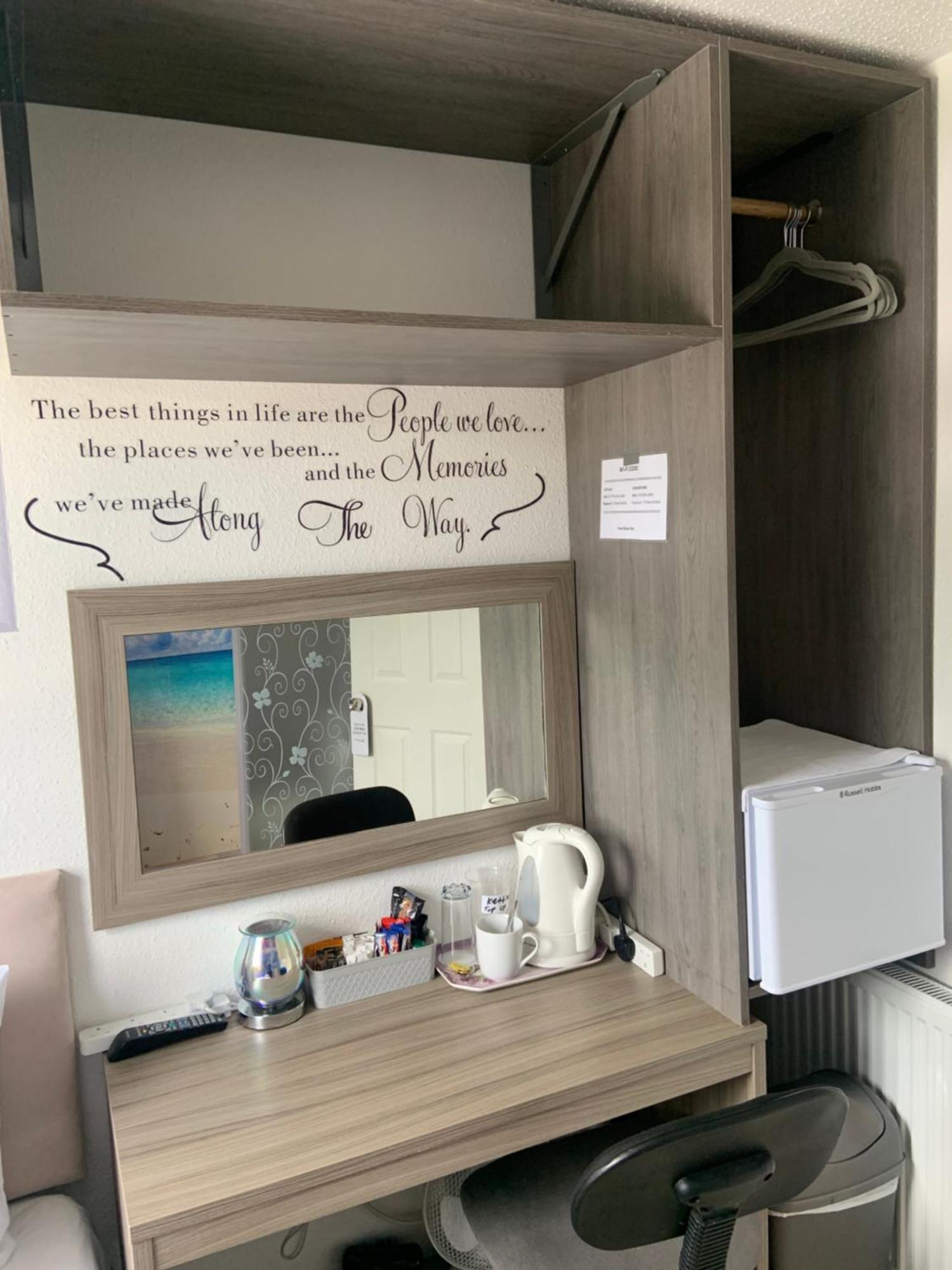 Enjoy Your Stay At Chorley Road Дройтуич Екстериор снимка